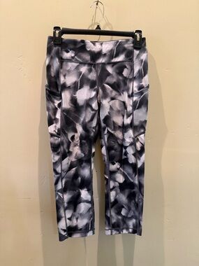 lululemon athletica soft Black & White Patterned Crop Leggings w/side POCKETS